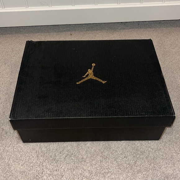 Air Jordan 1 Mid Edge Glow (GS) - Picture 11 of 14